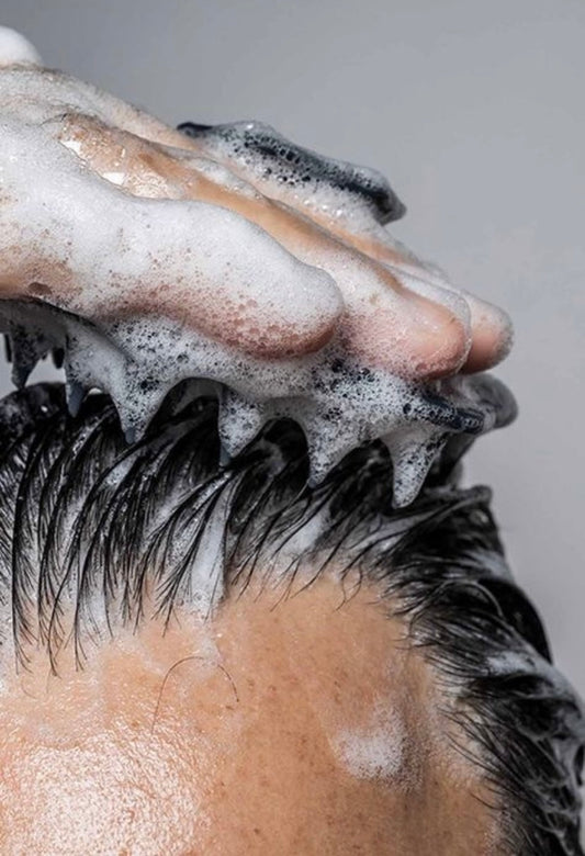 Capelli Grassi: lo Shampoo Delicato per una Chioma Pulita