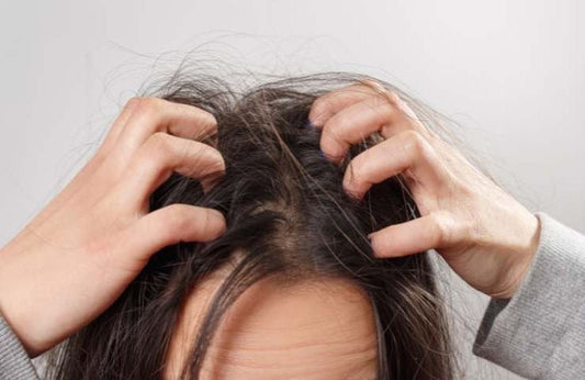 Dermatite atopica del cuoio capelluto: cause, sintomi e trattamenti efficaci