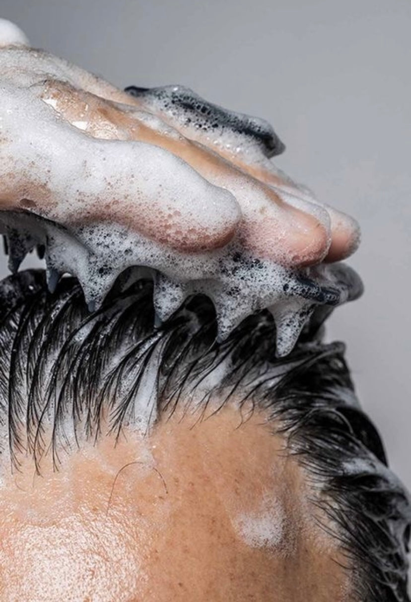 Capelli Grassi: lo Shampoo Delicato per una Chioma Pulita